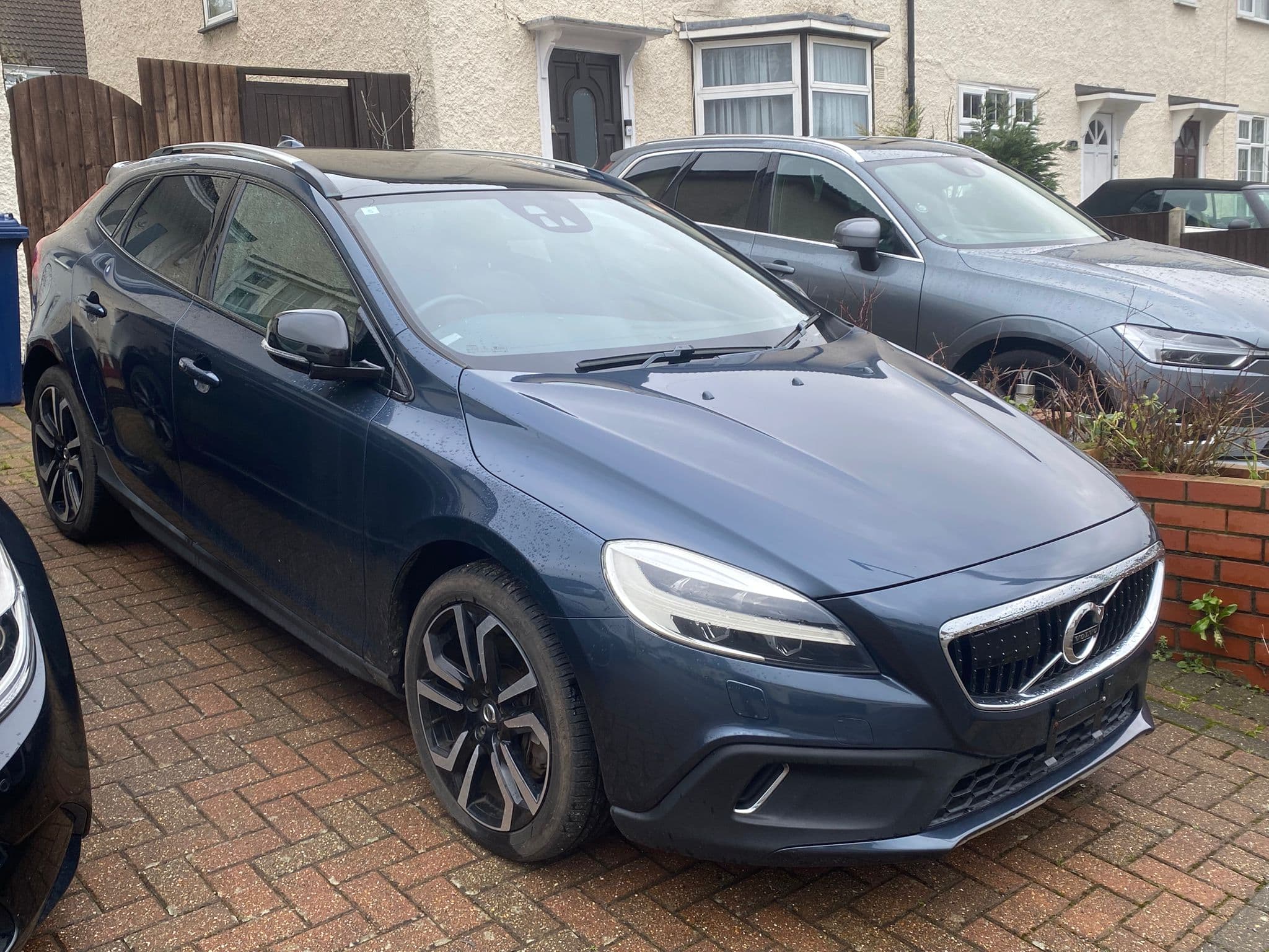 2017 Volvo V40 Cross Country D4