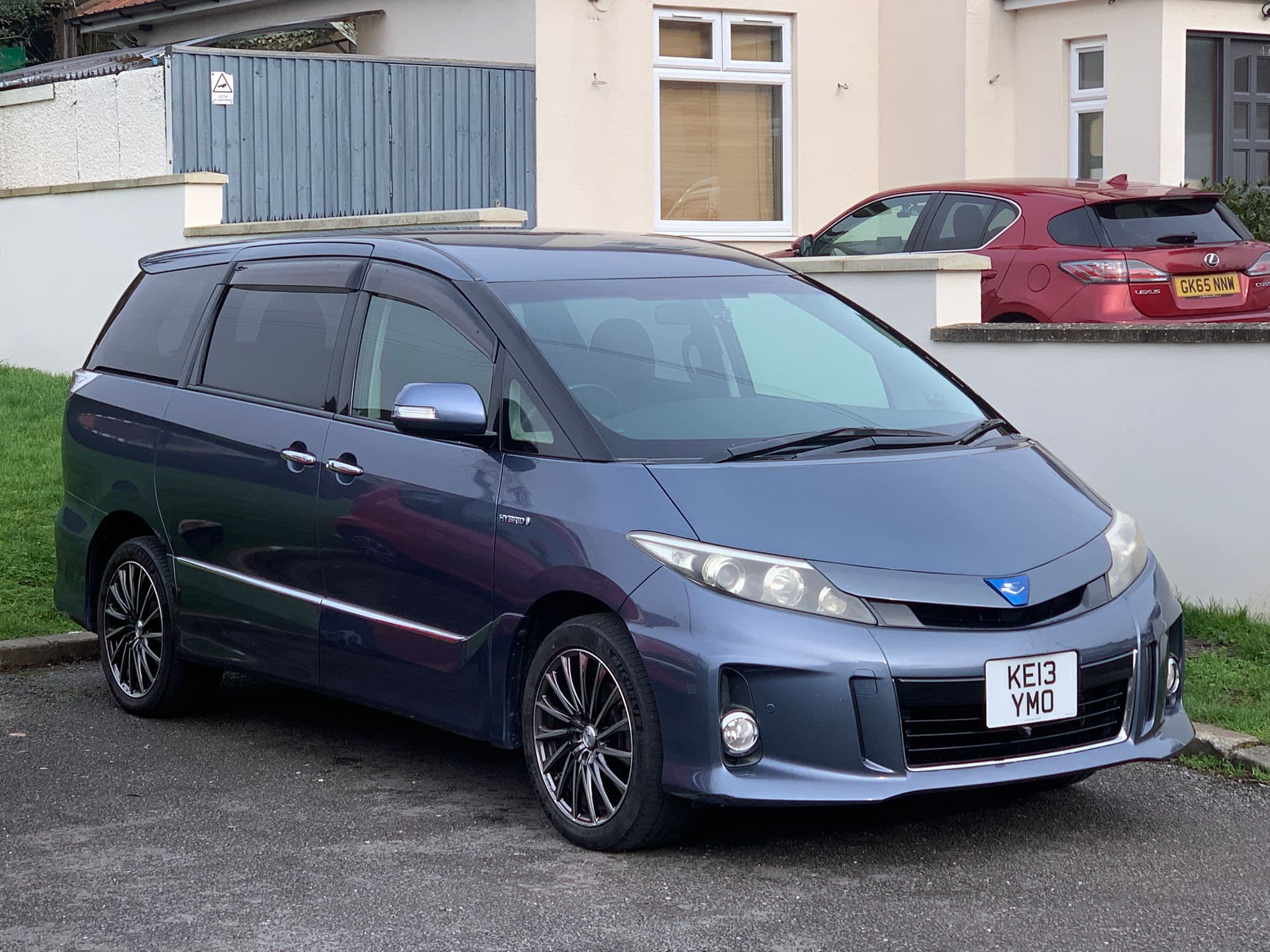 2013 Toyota Estima Hybrid